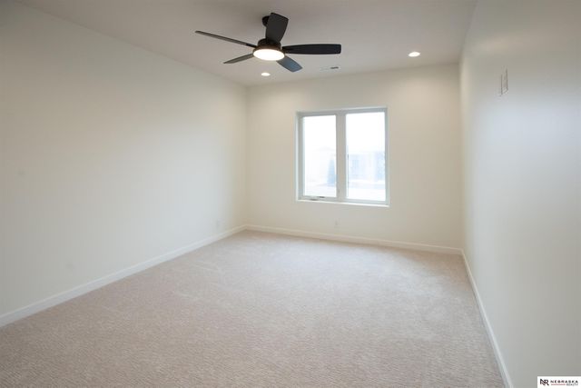 9401 S 87th Street, Lincoln, NE 68526