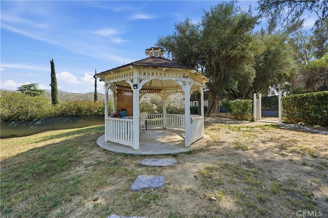 41215 Crest Dr, Hemet, CA 92544