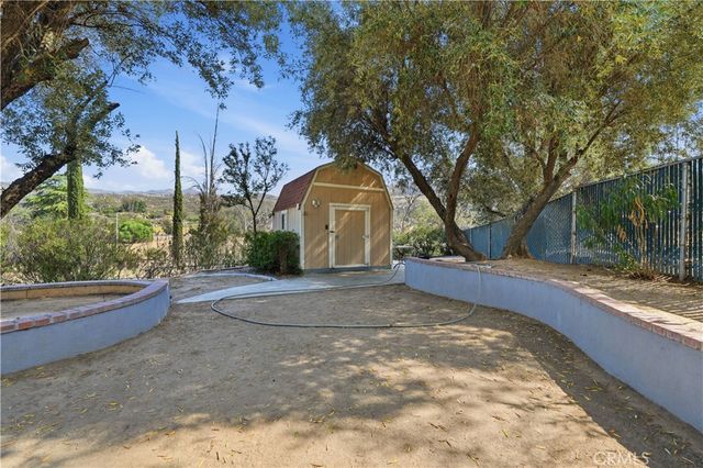 41215 Crest Dr, Hemet, CA 92544