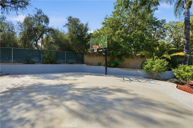 41215 Crest Dr, Hemet, CA 92544