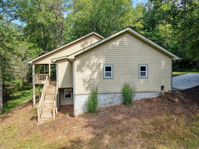 471 Pierce Cove Road, Hiawassee, GA 30546