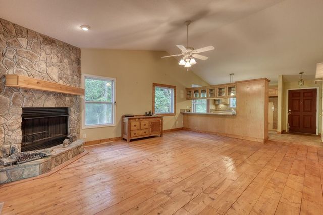 471 Pierce Cove Road, Hiawassee, GA 30546