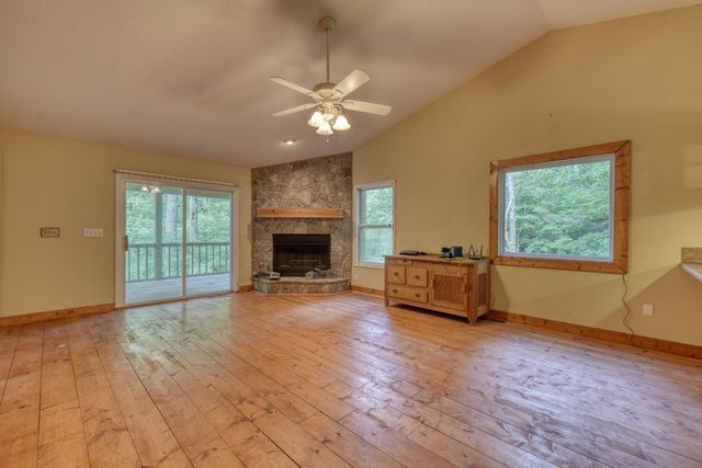 471 Pierce Cove Road, Hiawassee, GA 30546