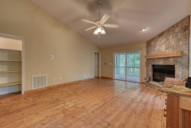 471 Pierce Cove Road, Hiawassee, GA 30546