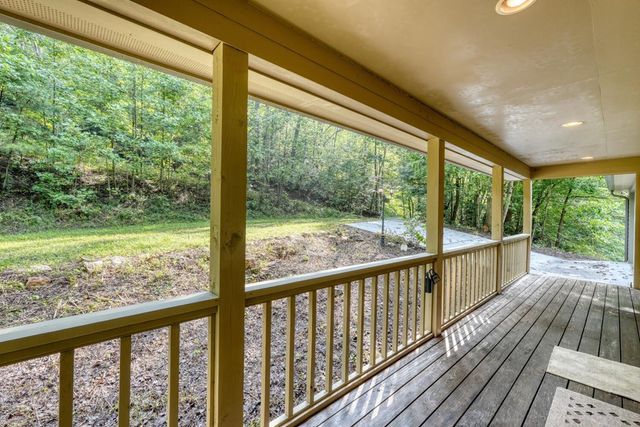 471 Pierce Cove Road, Hiawassee, GA 30546