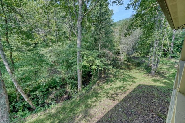 471 Pierce Cove Road, Hiawassee, GA 30546
