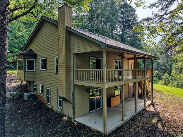 471 Pierce Cove Road, Hiawassee, GA 30546