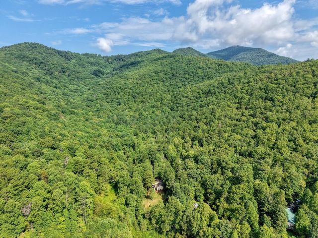 471 Pierce Cove Road, Hiawassee, GA 30546