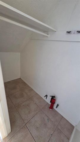 5200 Lancaster CT F, Austin, TX 78723