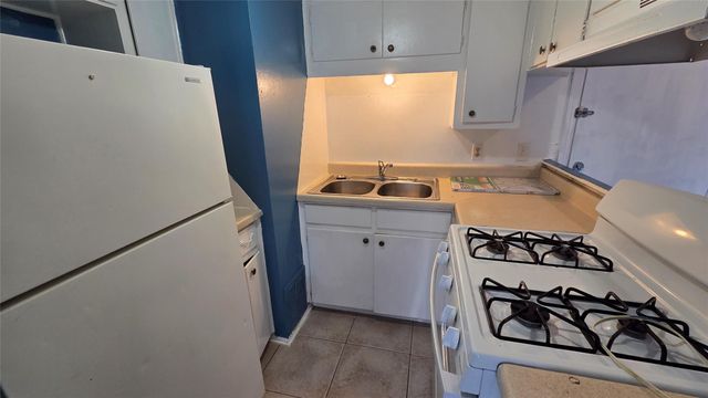 5200 Lancaster CT F, Austin, TX 78723