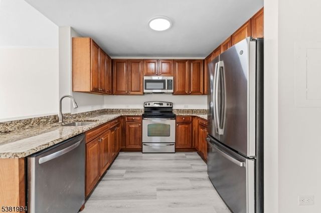 1 Carriage City Plz 1212, Rahway City, NJ 07065