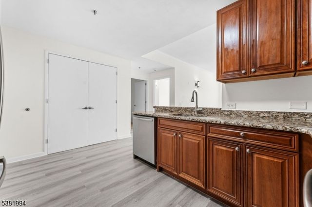 1 Carriage City Plz 1212, Rahway City, NJ 07065