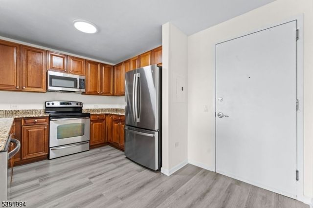 1 Carriage City Plz 1212, Rahway City, NJ 07065