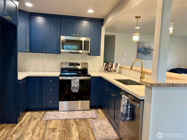 2740 Callahan Drive, Bremerton, WA 98310