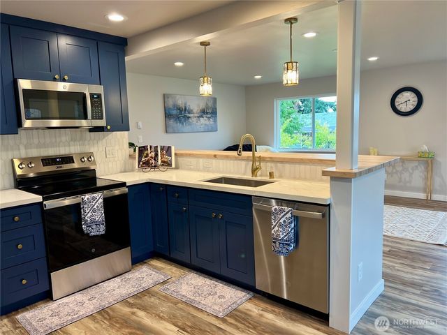 2740 Callahan Drive, Bremerton, WA 98310