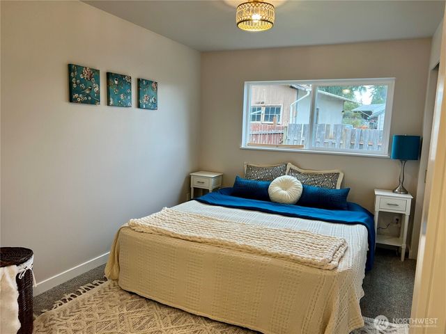 2740 Callahan Drive, Bremerton, WA 98310