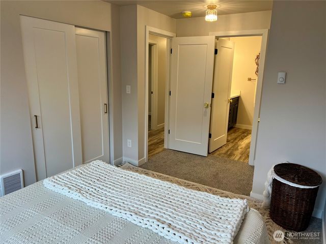 2740 Callahan Drive, Bremerton, WA 98310