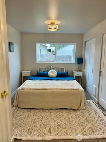 2740 Callahan Drive, Bremerton, WA 98310