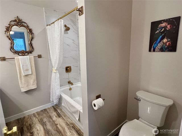 2740 Callahan Drive, Bremerton, WA 98310