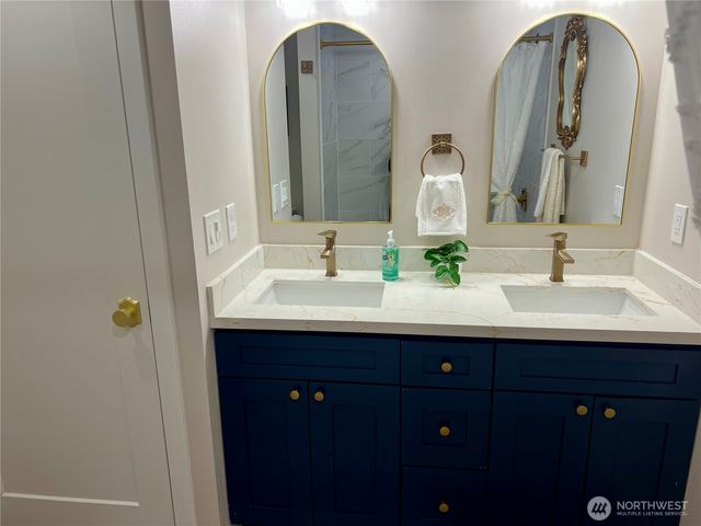 2740 Callahan Drive, Bremerton, WA 98310