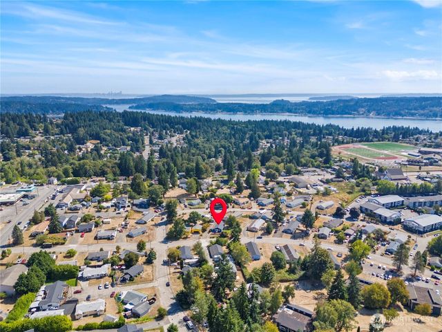 2740 Callahan Drive, Bremerton, WA 98310