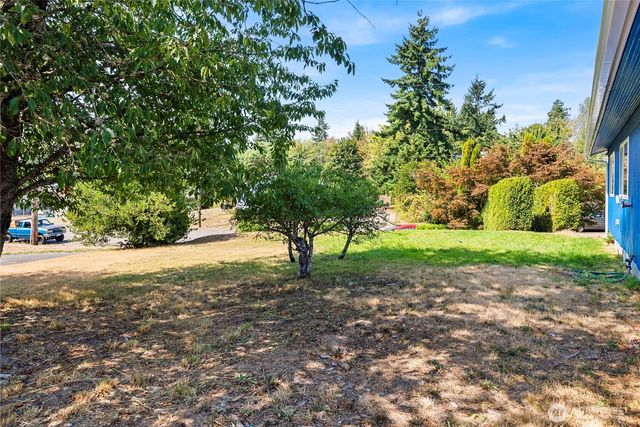 2740 Callahan Drive, Bremerton, WA 98310