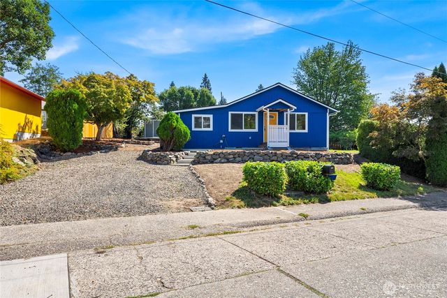 2740 Callahan Drive, Bremerton, WA 98310