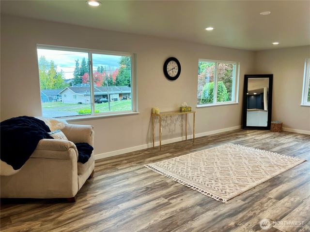 2740 Callahan Drive, Bremerton, WA 98310