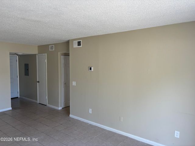 1515 PULLEN Road 4, Jacksonville, FL 32216