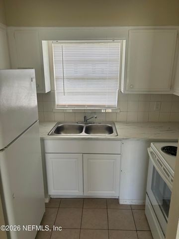 1515 PULLEN Road 4, Jacksonville, FL 32216