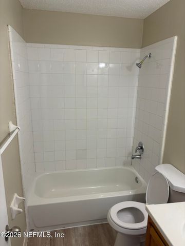 1515 PULLEN Road 4, Jacksonville, FL 32216