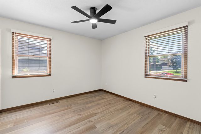 409 SE Wanda Drive, Ankeny, IA 50021