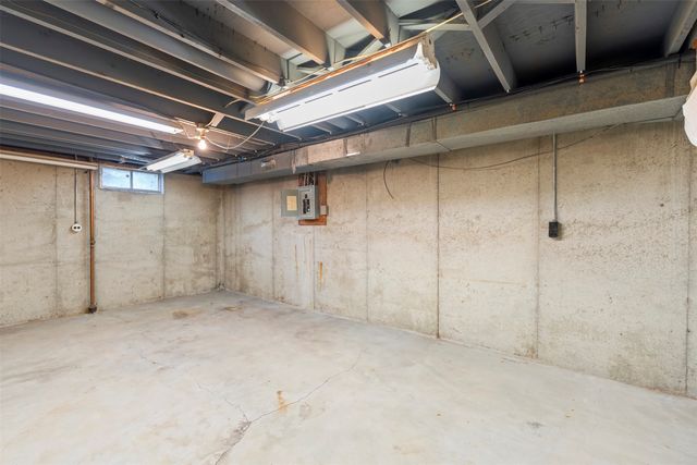 409 SE Wanda Drive, Ankeny, IA 50021