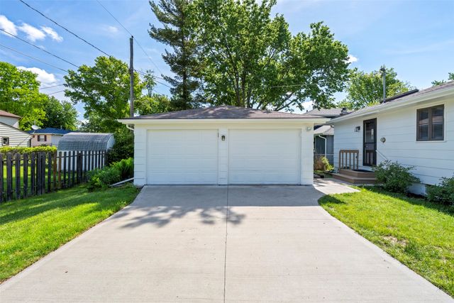 409 SE Wanda Drive, Ankeny, IA 50021