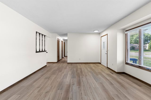 409 SE Wanda Drive, Ankeny, IA 50021