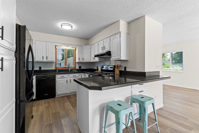 409 SE Wanda Drive, Ankeny, IA 50021