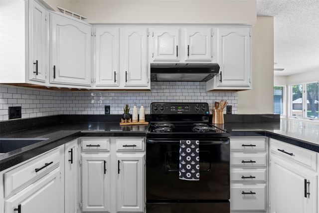 409 SE Wanda Drive, Ankeny, IA 50021
