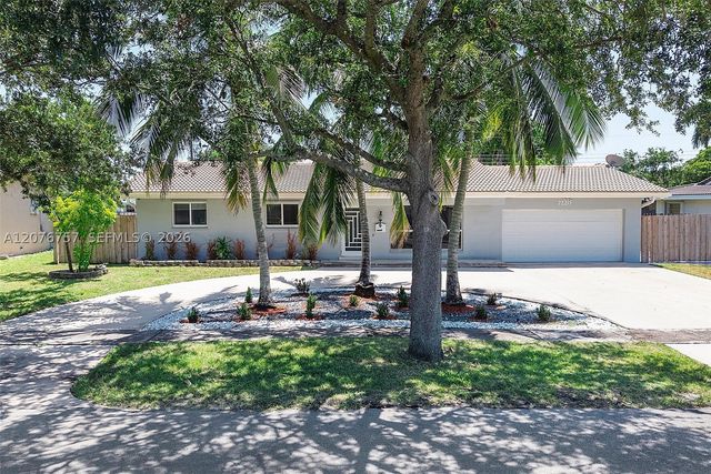 7220 NW 10th Pl, Plantation, FL 33313