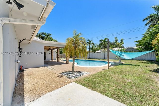 7220 NW 10th Pl, Plantation, FL 33313