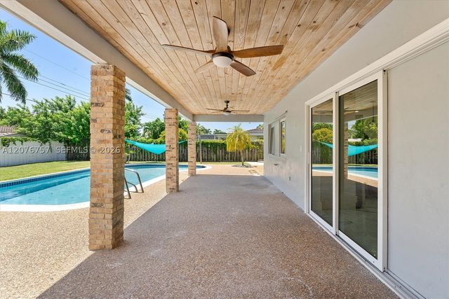7220 NW 10th Pl, Plantation, FL 33313