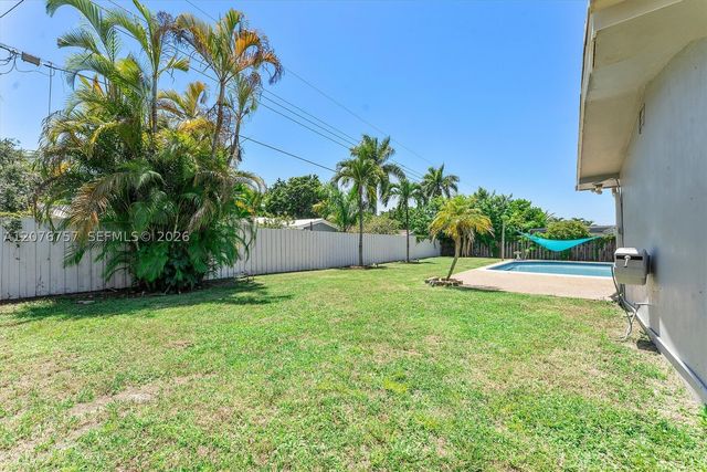 7220 NW 10th Pl, Plantation, FL 33313