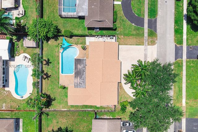 7220 NW 10th Pl, Plantation, FL 33313