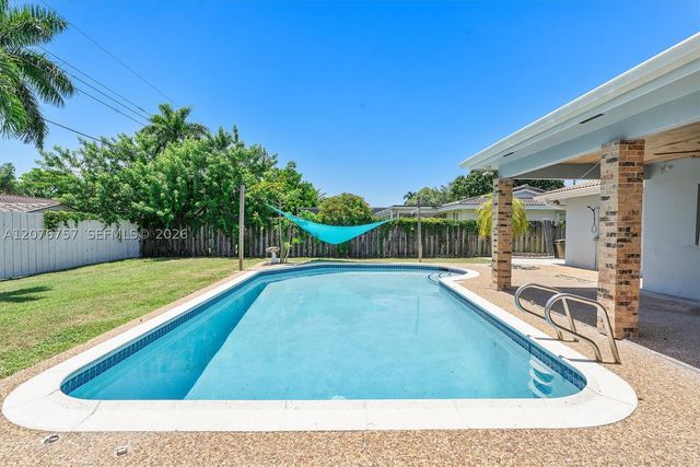 7220 NW 10th Pl, Plantation, FL 33313
