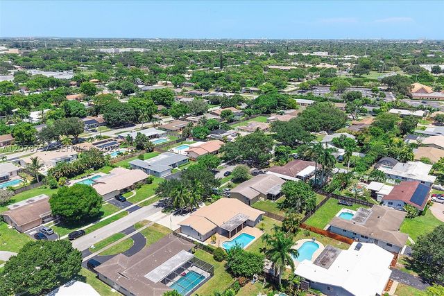 7220 NW 10th Pl, Plantation, FL 33313