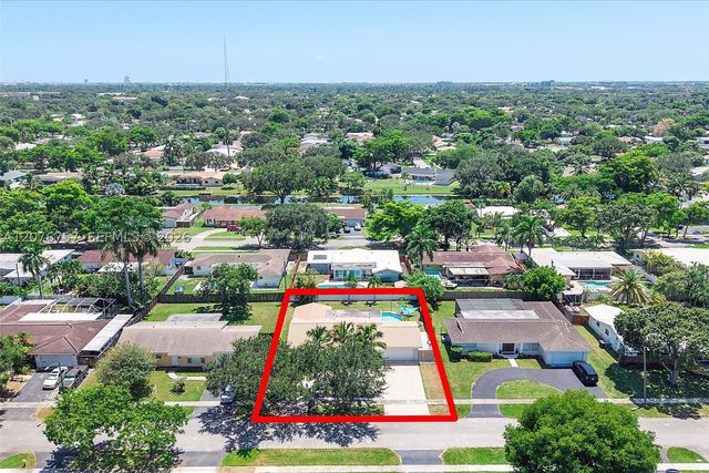 7220 NW 10th Pl, Plantation, FL 33313