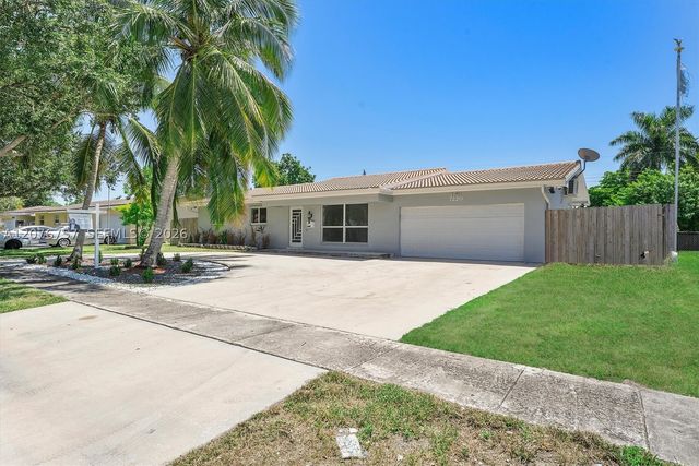 7220 NW 10th Pl, Plantation, FL 33313