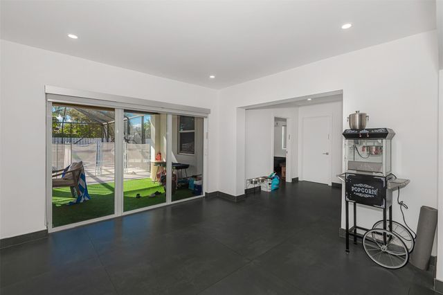 5300 Garfield St, Hollywood, FL 33021