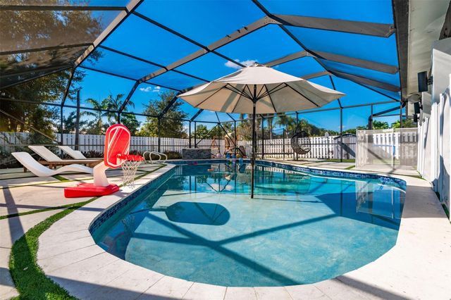 5300 Garfield St, Hollywood, FL 33021