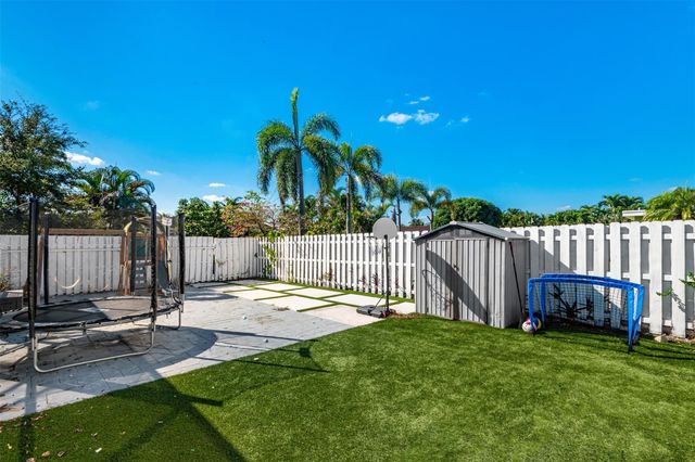 5300 Garfield St, Hollywood, FL 33021