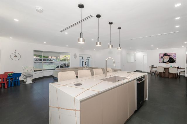 5300 Garfield St, Hollywood, FL 33021